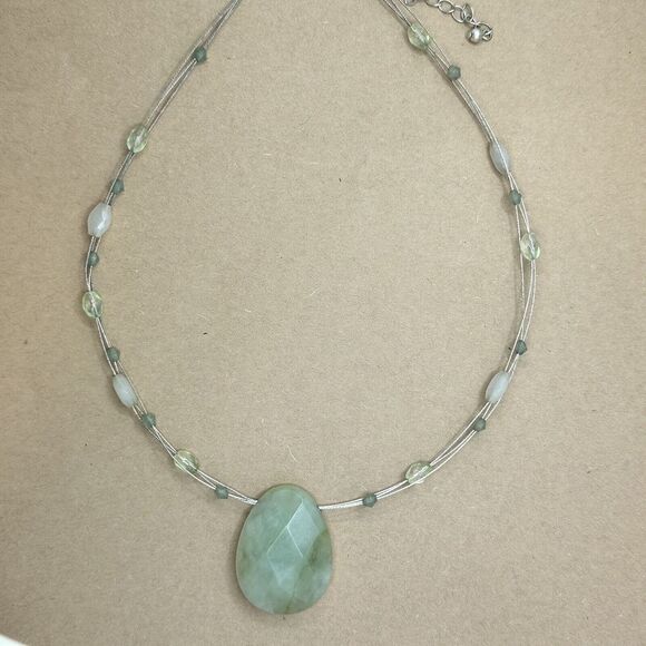 Green Aventurine Pendant and Glass Bead handmade Necklace - Picture 2 of 6